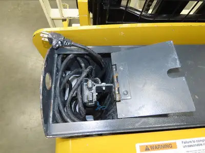 Yale MSW025 Walk Behind Pallet Lift Truck 2500lbs 24V Straddle Stacker 284H 2015