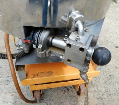 USED HOT POUR FILLER HOT POUR TANK FILLER