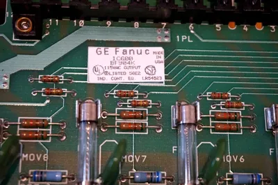 NEW GE FANUC IC600BF904K OUTPUT MODULE
