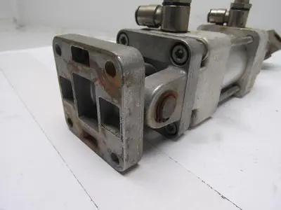 Used MECMAN _UNKNOWN_ Pneumatic Cylinders | Arrow Industrial #632712