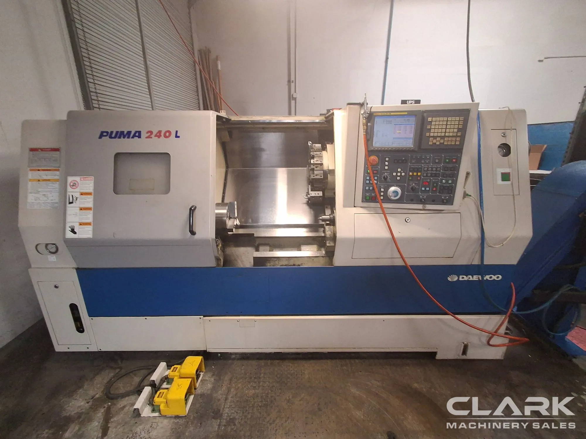 2005 DAEWOO PUMA 240LC, 4000 HOURS, TAILSTOCK, LONG-BED
