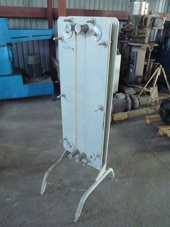 Used _UNKNOWN_ 4.37 Sq. M. Heat Exchangers PL | Perry Equipment #124428