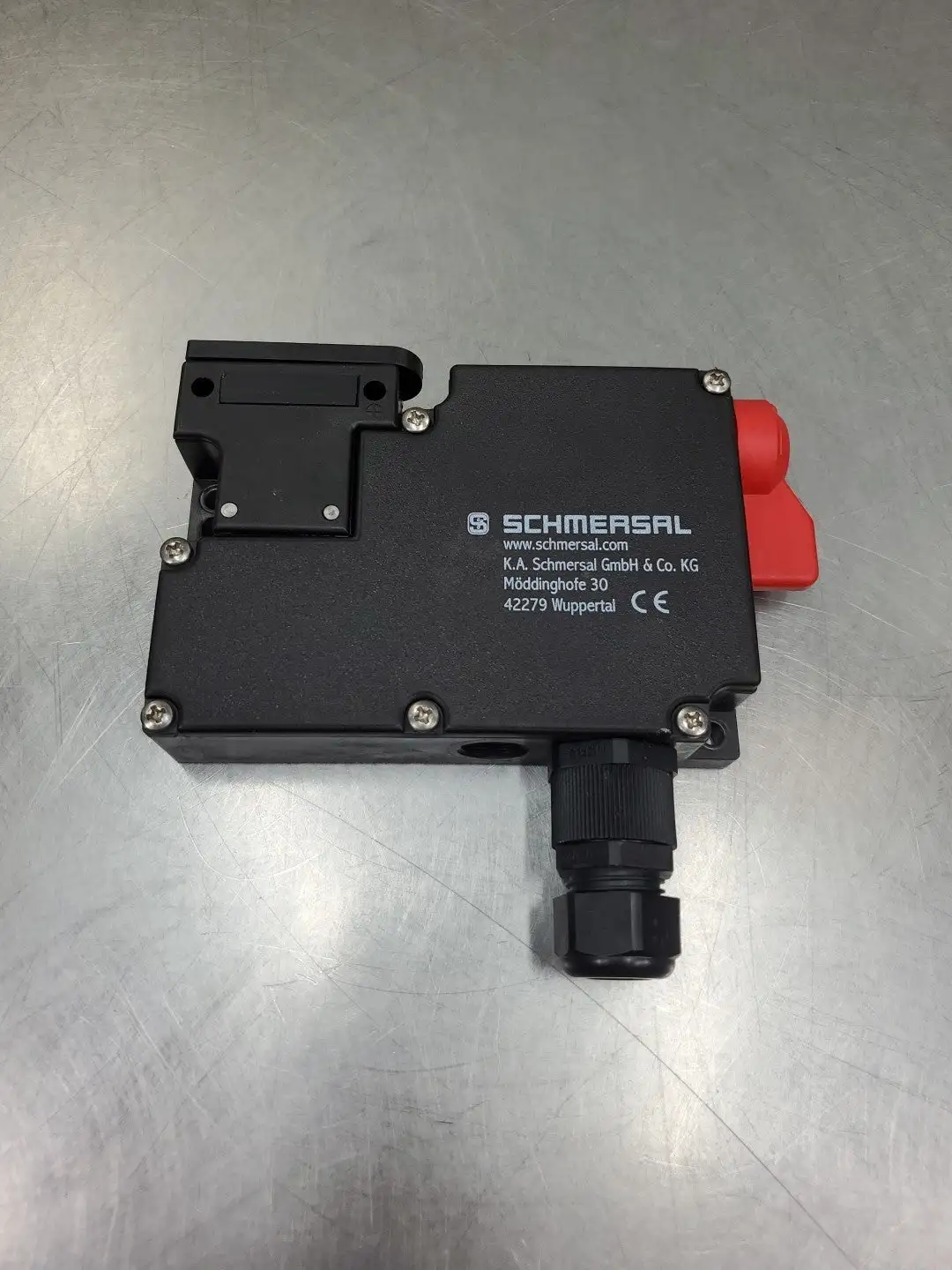 Used Schmersal AZM 161SK-12/12RKA-024 Safety Interlock Switch, Bottom Feed Relays & Switches South Carolina US | Palmetto Automation #1507478
