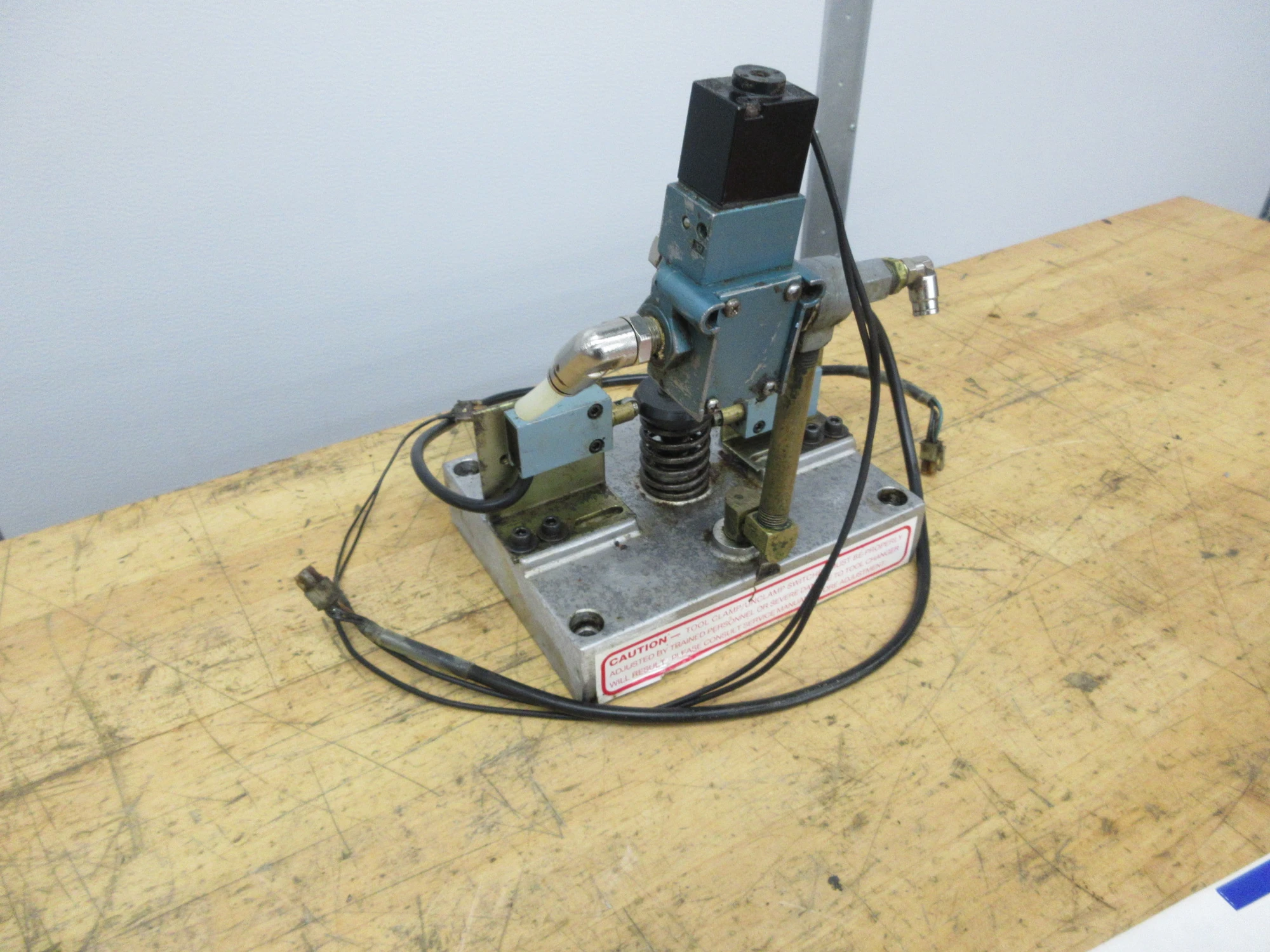 Used 1998 USED HAAS PARTS AND TOOLING VF SERIES 40 TAPER TRP ASSEMBLY Power Drawbars Minnesota US | Machinesused.com #1264543