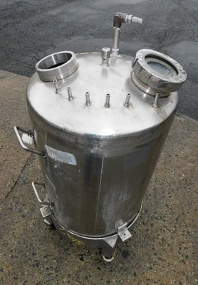 USED 30 GALLON SS TANK 30 GALLON