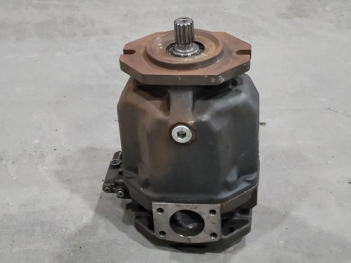 Used REXROTH AA10VO100DFR1/31L-PUC62K04 Parts (Hydraulics and Pneumatics) British Columbia CA | Lenmark #264696
