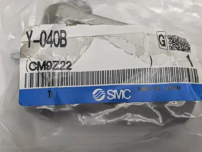 CDM2V40-150JZ-NW-M9P | SMC  Pneumatic Cylinder w/ Mounts - New Other