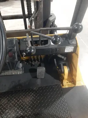 USED YALE GLC135 – 13500 LB. PROPANE FORKLIFT