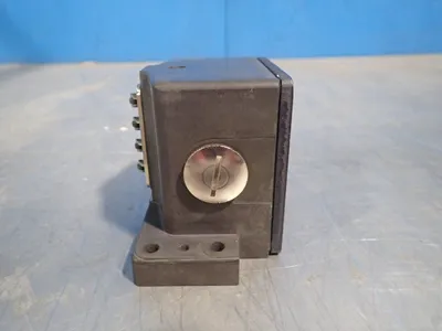 Used EUCHNER GSBF04R12502AM Relays & Switches Ohio US | HGR 24 #801857