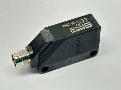 USED OMRON PHOTOELECTRIC SENSOR 0.5-2M MALE M8 4-PIN PNP