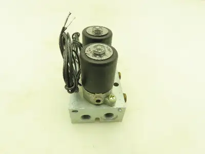 Honeywell Skinner MBD009 Solenoid Valve 4-Way Assembly NO 12VDC 150 PSI MBD005