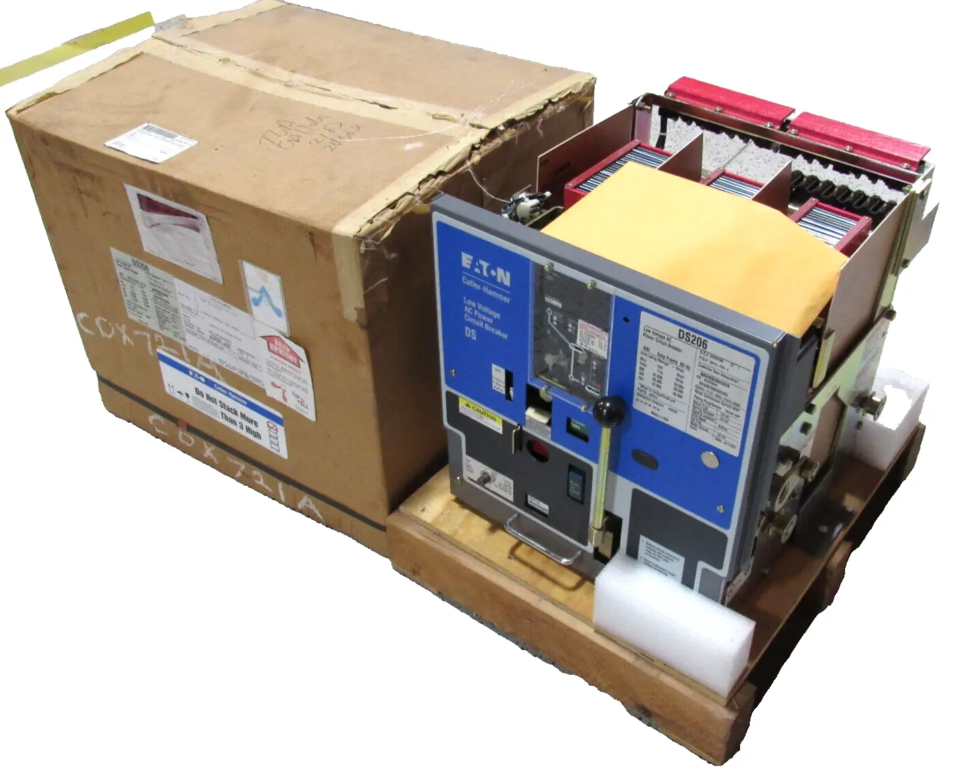 NEW EATON DS206 LOW VOLTAGE AC POWER CIRCUIT BREAKER 800A