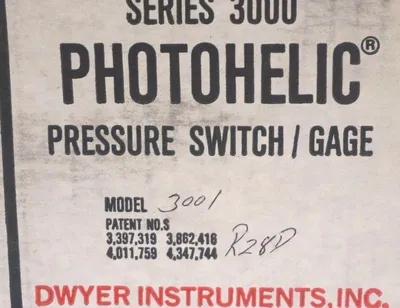 NEW DWYER PHOTOHELIC 3001-R28D PRESSURE SWITCH 3001R28D