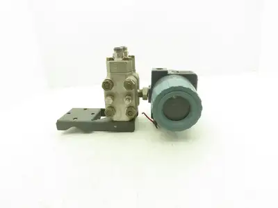 Foxboro 823DP-I3S1SM0-Y Pressure Transmitter 12.5-65vdc 3000psi w/Manifold