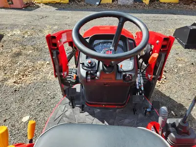 New | in-Stock 2025 MASSEY FERGUSON 1GC.23 Sub-Compact & Compact Tractors New York US | Abele Tractor #1343049