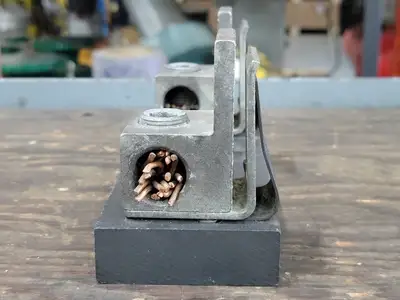 Fuse Holder J60400