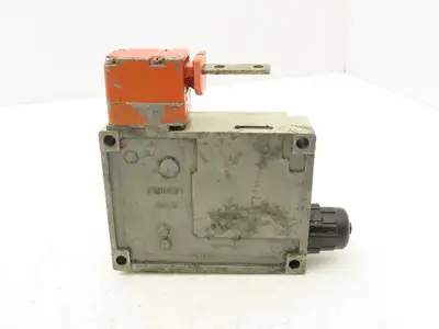 Used OMRON _UNKNOWN_ Relays & Switches Indiana US | Arrow Industrial #1408361