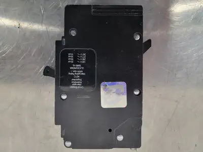 NEW SQUARE D EDB16015