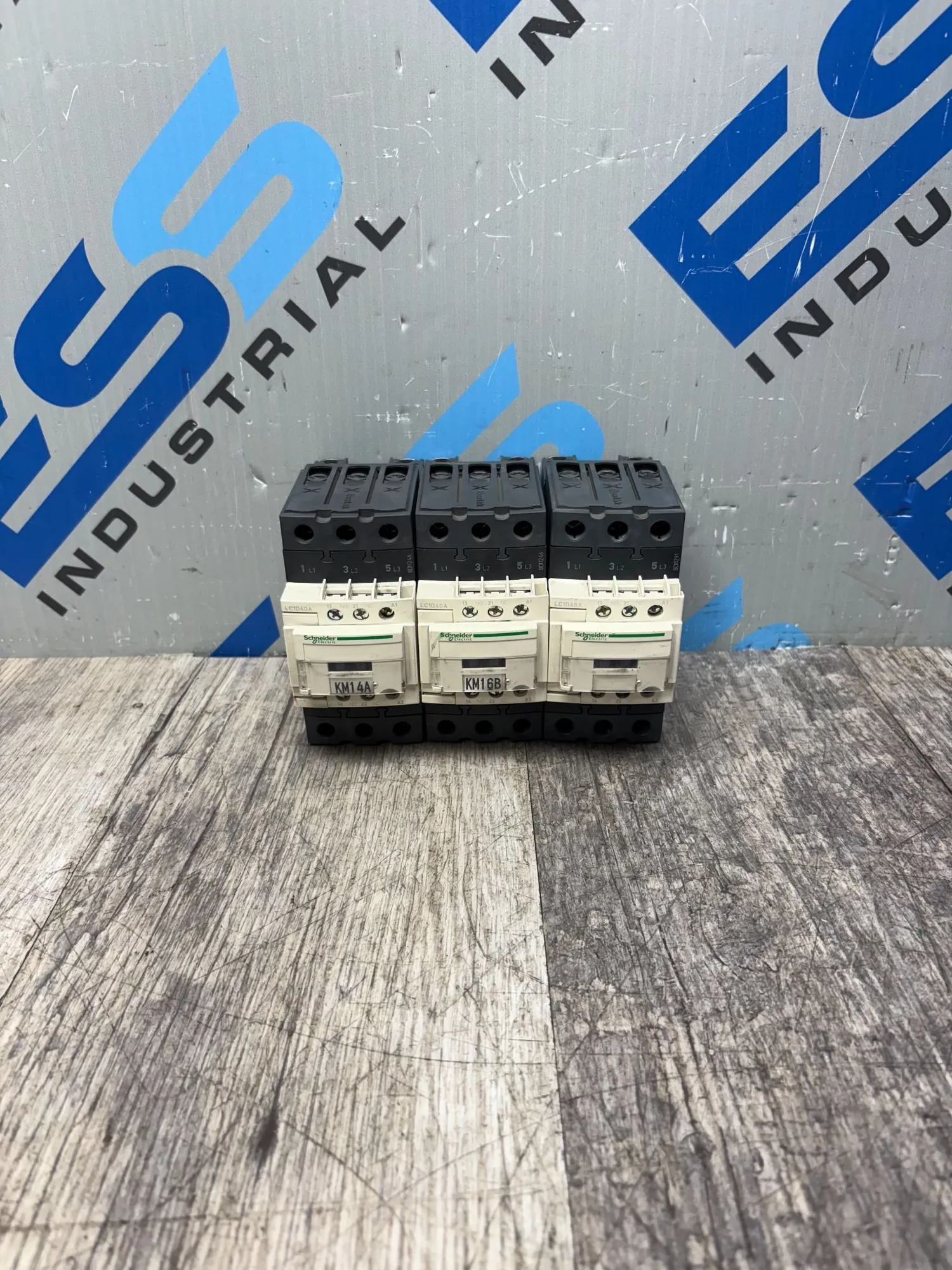 USED Schneider Electric LC1D40AVU01