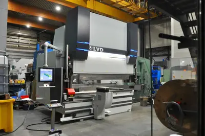 USED LVD PPEB TURBO EFL 220 TON X 3100 MM CNC