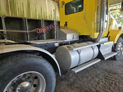 USED 2014 KENWORTH T800