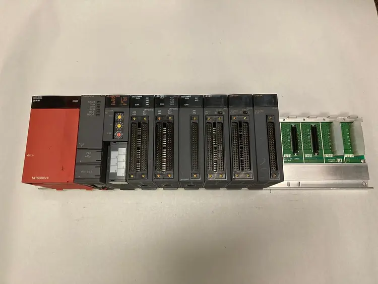 Used MITSUBISHI Q61P-A1, Q06HCPU, QJ61BT11N, QD75MH4, QD75MH2, QX42, QY42P, QY41P Industrial Controls | Surplus Asset Holdings #1220699