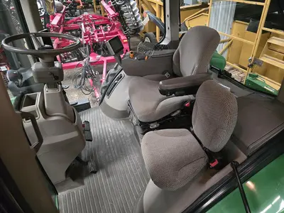 USED 2013 JOHN DEERE 8235R