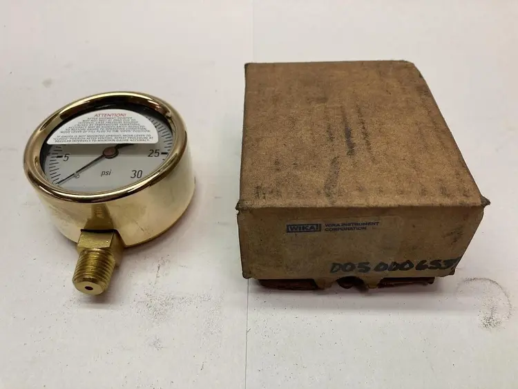 New | in-Stock WIKA 1/4 INCH NPT 0-30 PSI Universal Pressure Meters | Surplus Asset Holdings #1219912