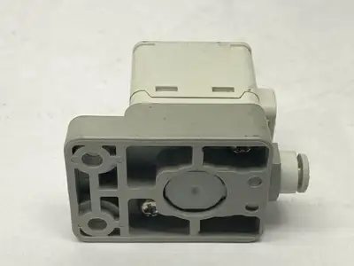 ZSE40AF-C4-V | SMC  Digital High Precision Vacuum Switch 12-24VDC w/ Bracket - Used