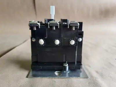 NEW CUTLER-HAMMER AA13PB