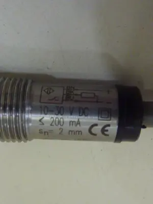 USED BALLUFF BES 516-325-B0-C