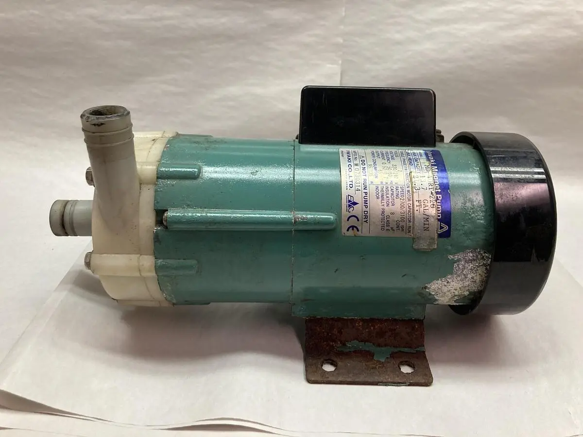 USED IWAKI MAGNET PUMP MD-40RT-220N