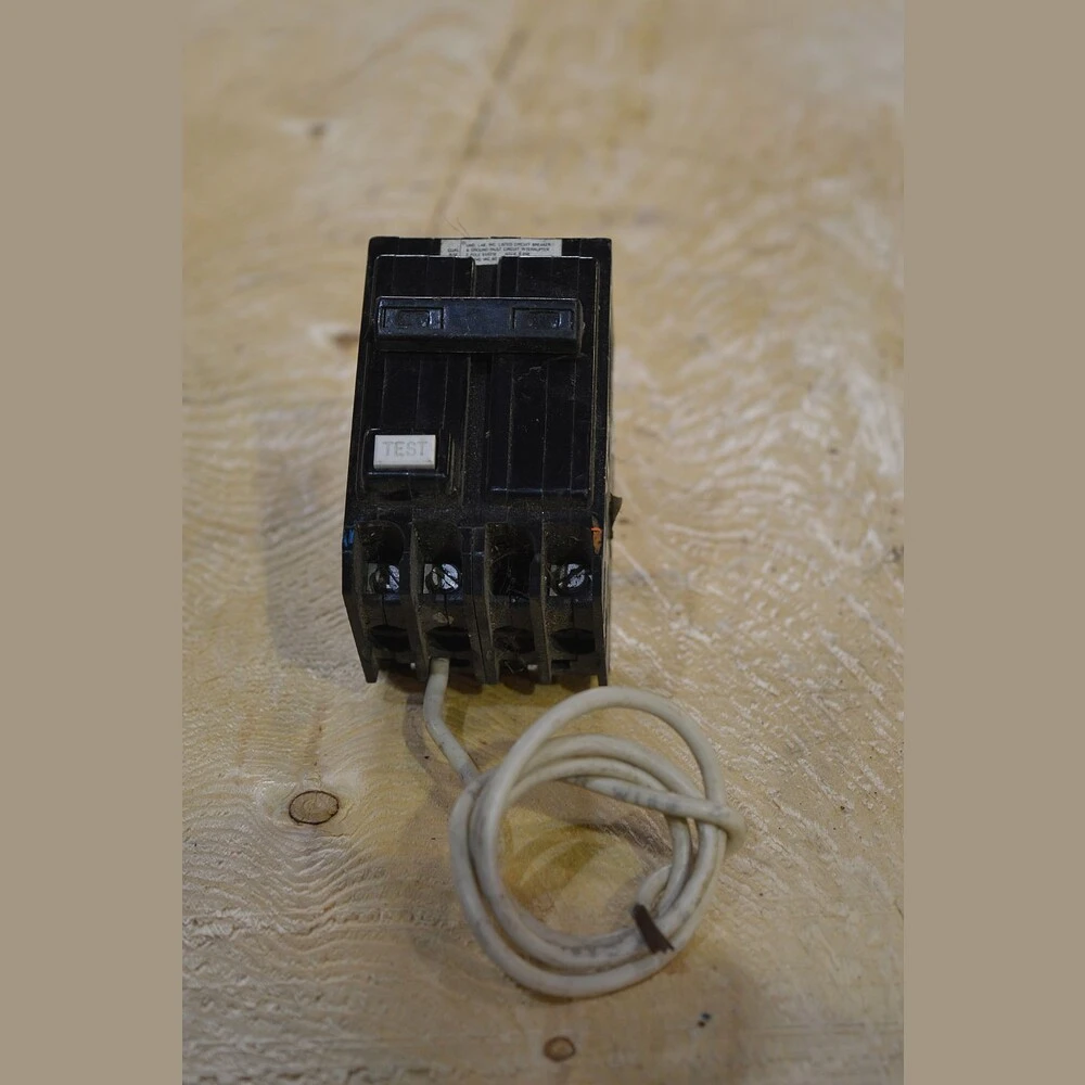 ITE 2 Pole 15 Amp Ground Fault Breaker