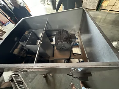 USED URSCHEL LABORATORIES L-A WITH DISCHARGE CONVEYOR