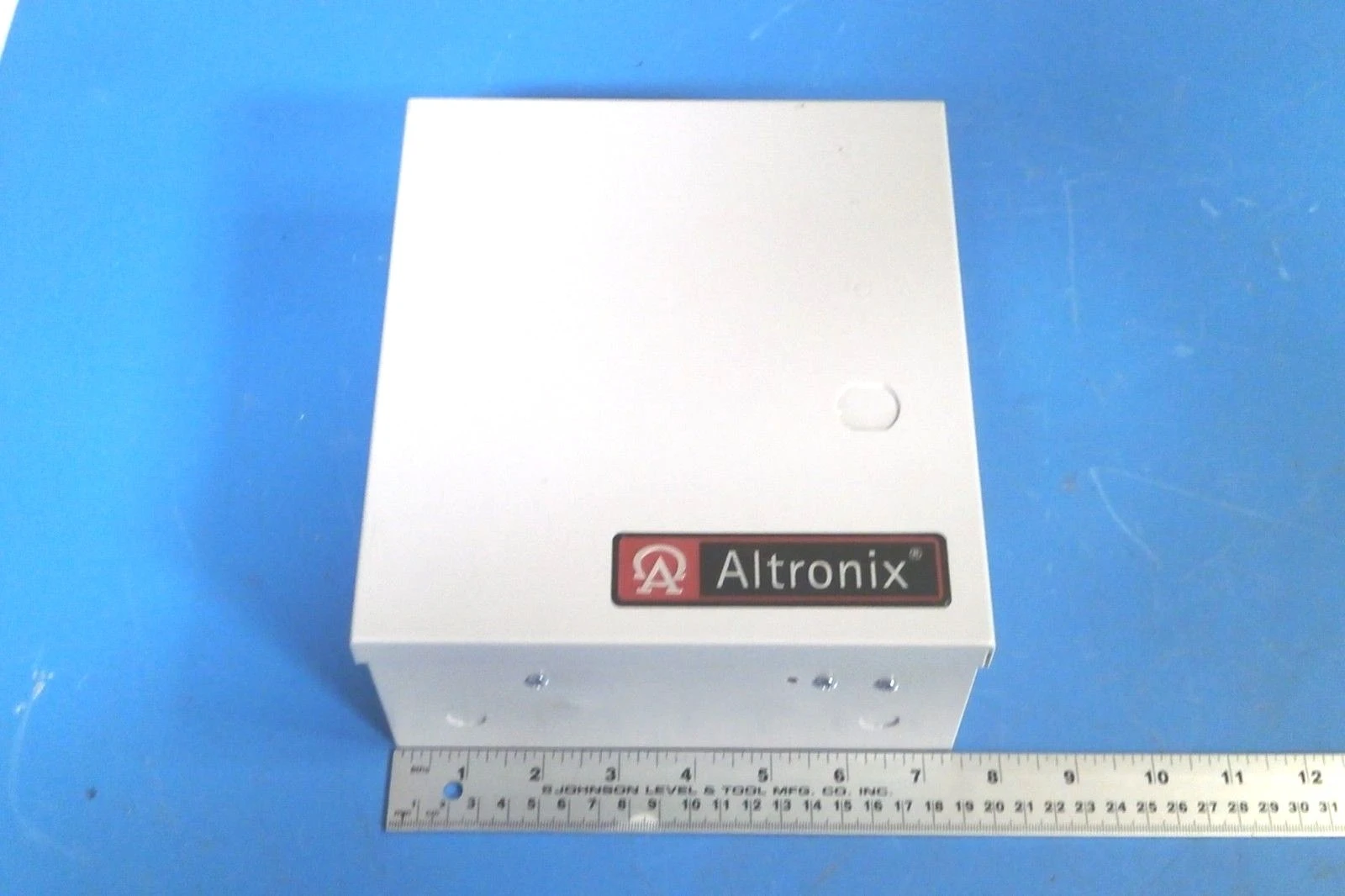 USED Altronix CCTV CAMERA & ACCESSORY POWER SUPPLY