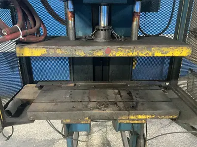 Used MULTIPRESS W4T100M2A C-Frame Presses Ohio US | HGR 24 #1515720