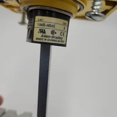 Used ALLEN BRADLEY ALLEN BRADLEY DISCONNECT SWITCH 194R-J30-1753 SER A CLASS J HRCI-J 30A & 194R-HS4E Disconnects | ND Industrial Surplus #1216531
