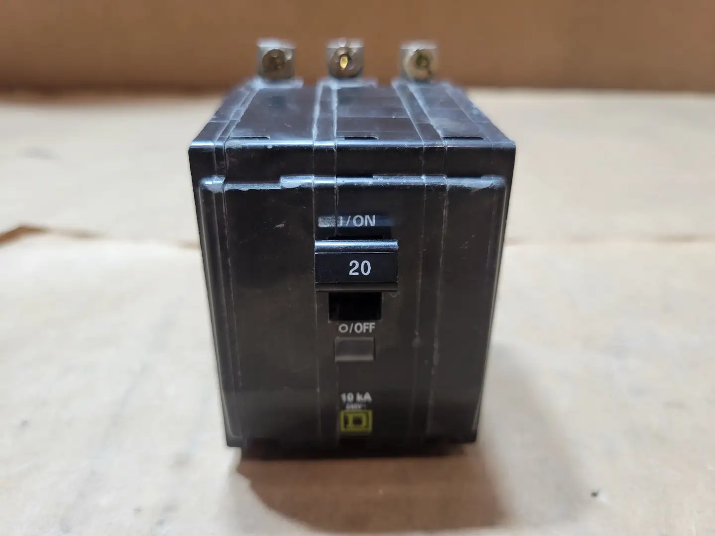 Used SQUARE D QOB320 Switchgears British Columbia CA | Lenmark #1438493