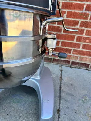 USED HOBART LEGACY HL300 PLANETARY FLOOR MIXER W/ BRAND NEW BOWL 30 QT, 3/4 HP, 120V