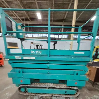 2008 Airman ENCL060 Track Drive Lift