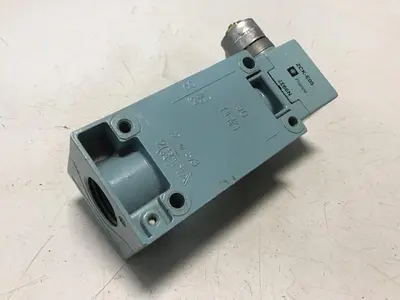 USED TELEMECANIQUE XCK-J-H7