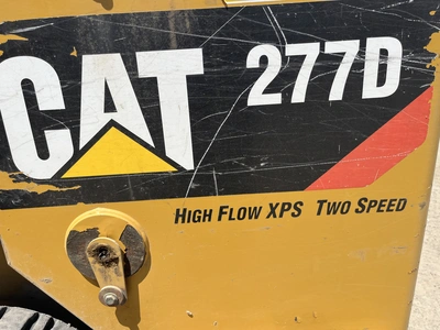 USED 2015 CAT 277D