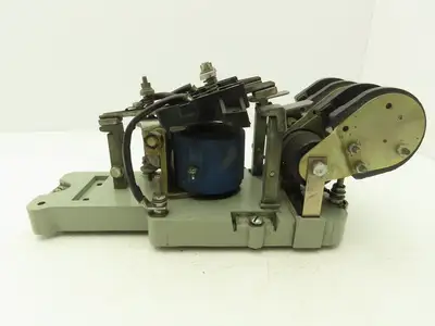 Cutler Hammer 6002 H493A Mill Type DC Contactor 600V DC 2 Pole 2A Coil Size 1