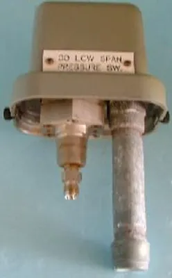 QTY. 10. MERCOID PRESSURE SWITCH SET @ 7 PSIG....