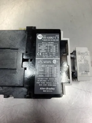 ALLEN BRADLEY 100-A30NZ*3 SERIES B CONTACTOR w/195-FA11 Module. 4-D8