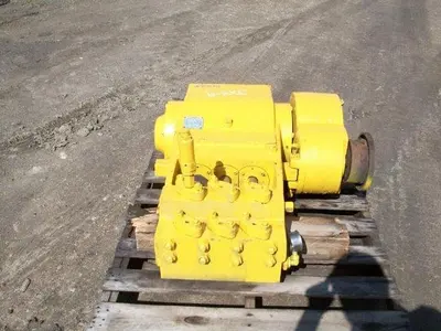 USED HUGHES-JETIN 2000 HIGH PRESSURE WATER BLASTING TRIPLEX PUMP