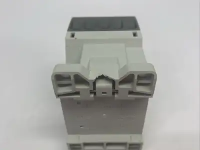 Used ABB 3-Phase Contactor 3-Pole 1SBL123001R8110 CRACKED BOTTOM PLC Contactors Michigan US | Maverick Industrial Sales #1392677