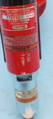 USED Dayton 4Z913 Pneumatic Rivet Aerospace Tool 1/8" Rivet Size
