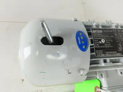 Lenze GST04-2M VBR 071-32 9.1:1 Ratio 230/460V 50/60Hz 155RPM Helical Gear Motor