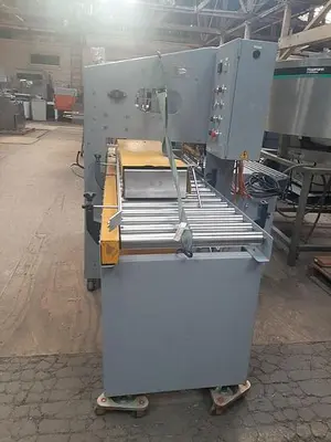 USED LD MACHINERY SEALER: LB-900 AND SHRINK TTUNNEL: LC-1500